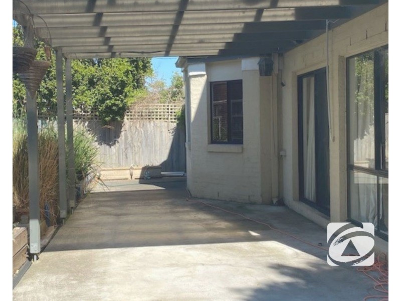 17 Canterbury Close, Narre Warren VIC 3805