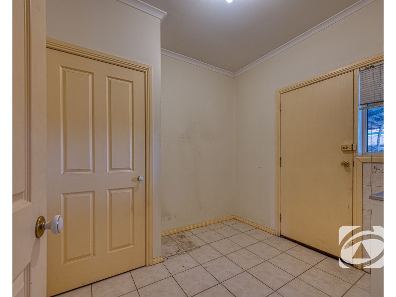 81 Earlsfield Drive, Berwick VIC 3806