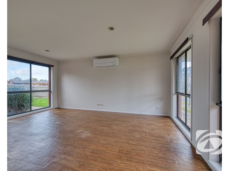 48 Insignia Crescent, Berwick VIC 3806