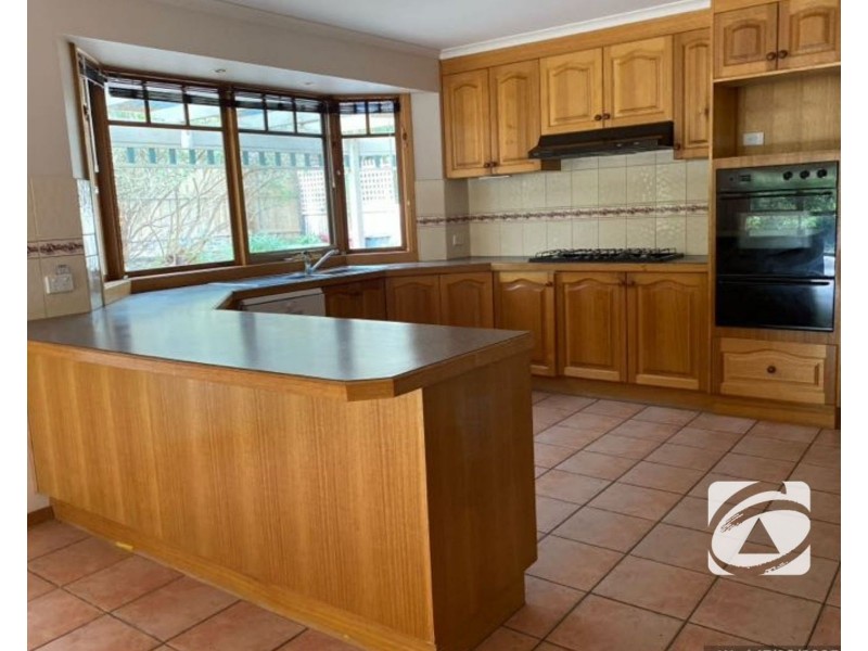 27 Melville Park Drive, Berwick VIC 3806