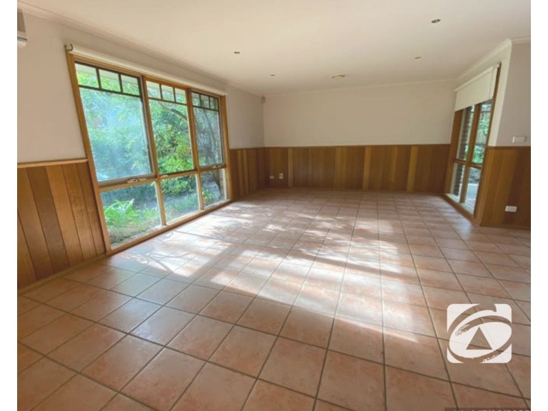 27 Melville Park Drive, Berwick VIC 3806
