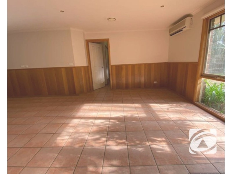 27 Melville Park Drive, Berwick VIC 3806