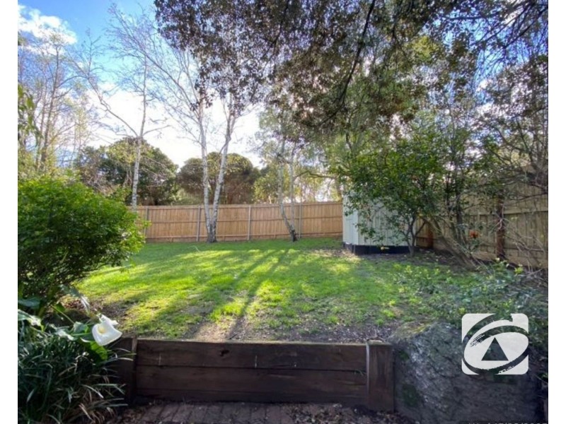 27 Melville Park Drive, Berwick VIC 3806