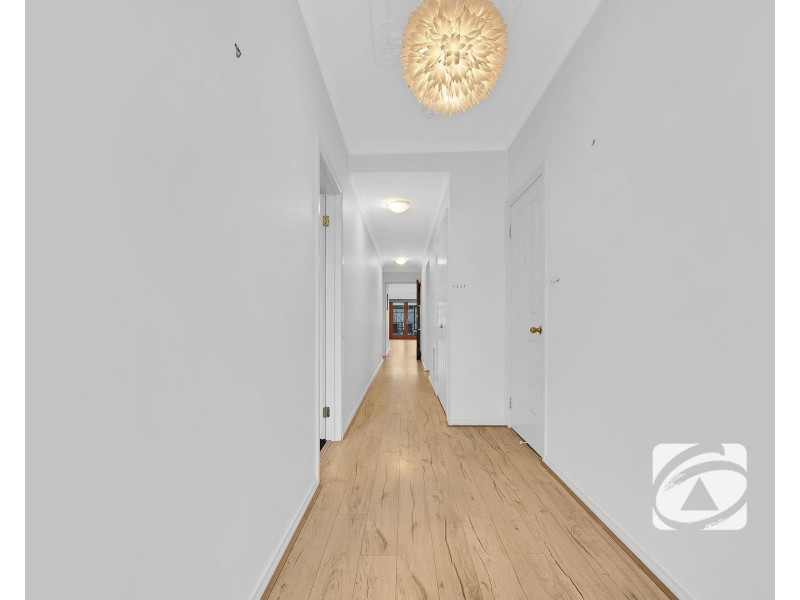 8 Wallingford Place, Narre Warren South VIC 3805