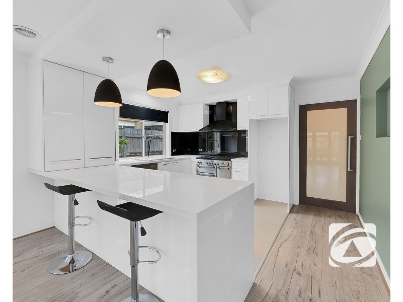 8 Wallingford Place, Narre Warren South VIC 3805