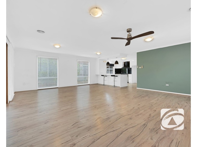 8 Wallingford Place, Narre Warren South VIC 3805