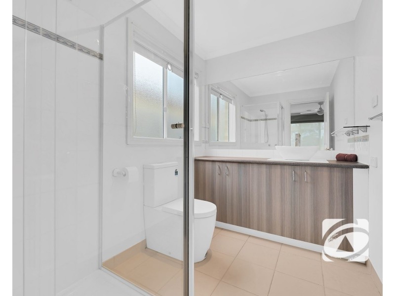 8 Wallingford Place, Narre Warren South VIC 3805