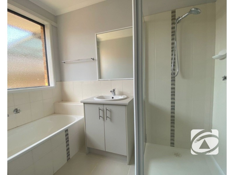 19 Lemon Thyme Way, Lynbrook VIC 3975