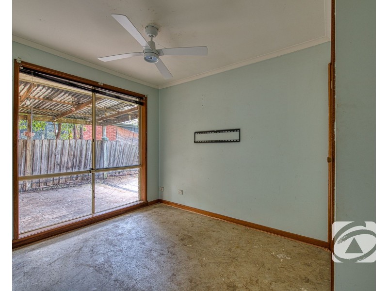 50 Scarborough Avenue, Cranbourne West VIC 3977