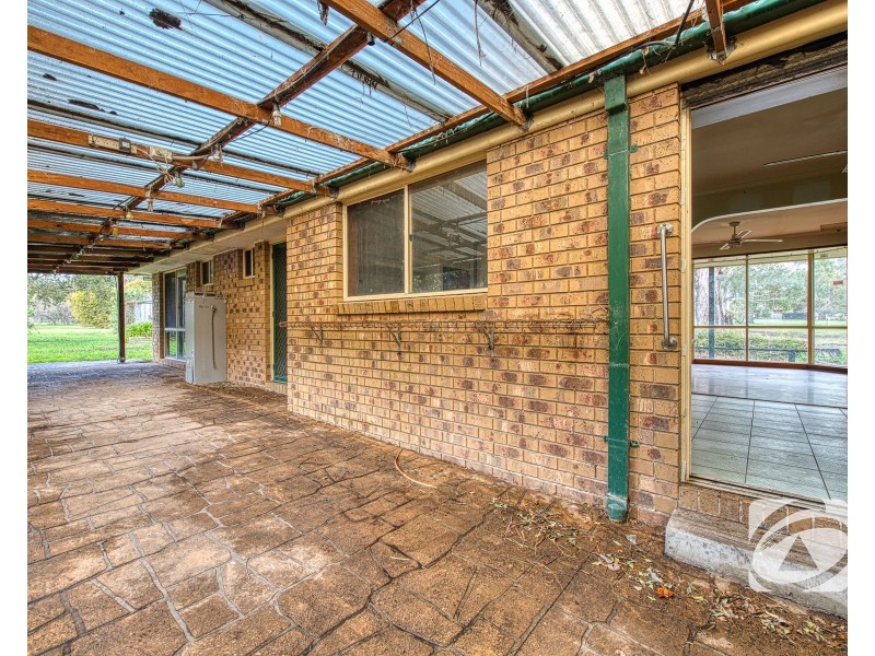 50 Scarborough Avenue, Cranbourne West VIC 3977