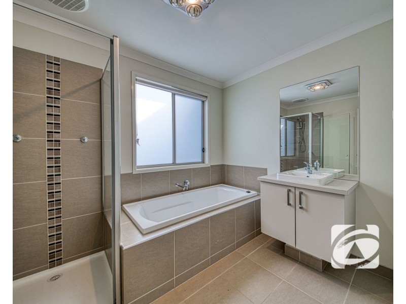 310 Casey Fields Boulevard, Cranbourne East VIC 3977