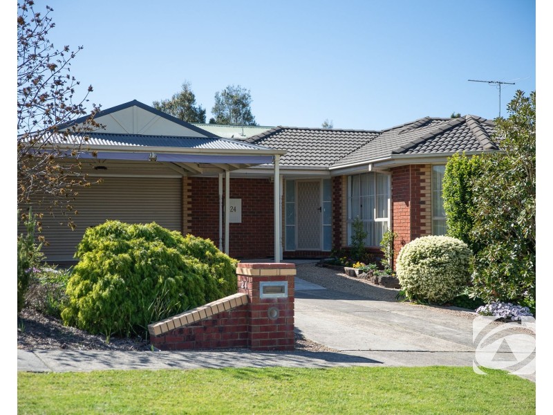 24 Earlsfield Drive, Berwick VIC 3806