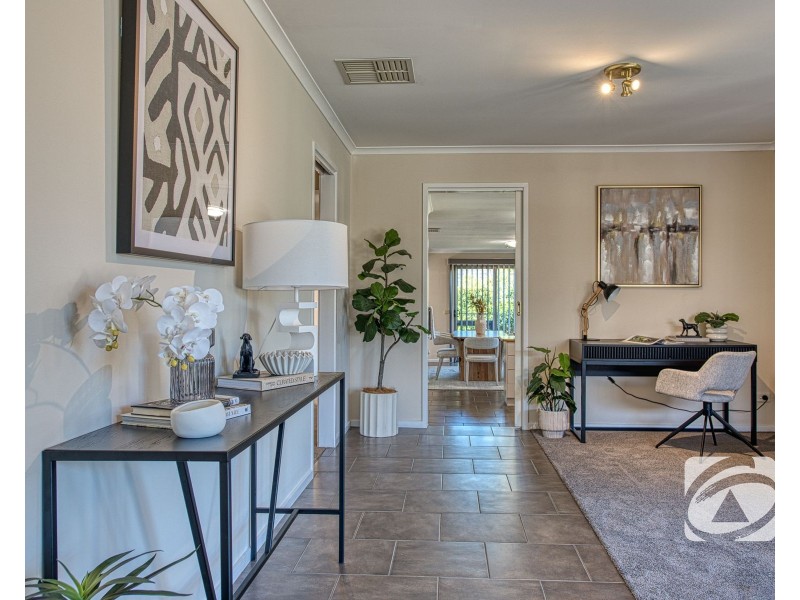 24 Earlsfield Drive, Berwick VIC 3806