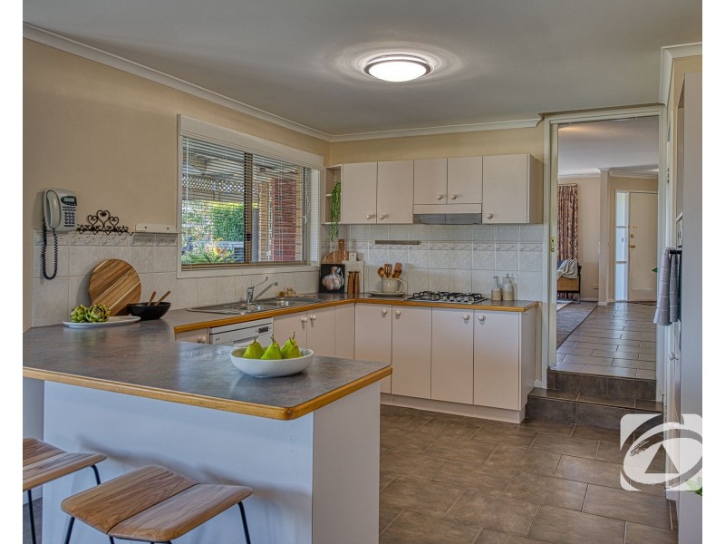 24 Earlsfield Drive, Berwick VIC 3806