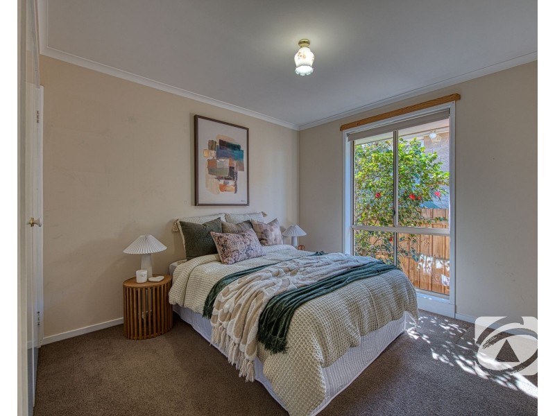 24 Earlsfield Drive, Berwick VIC 3806