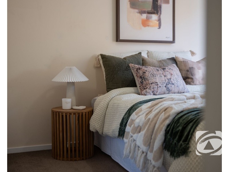 24 Earlsfield Drive, Berwick VIC 3806