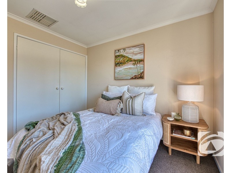 24 Earlsfield Drive, Berwick VIC 3806