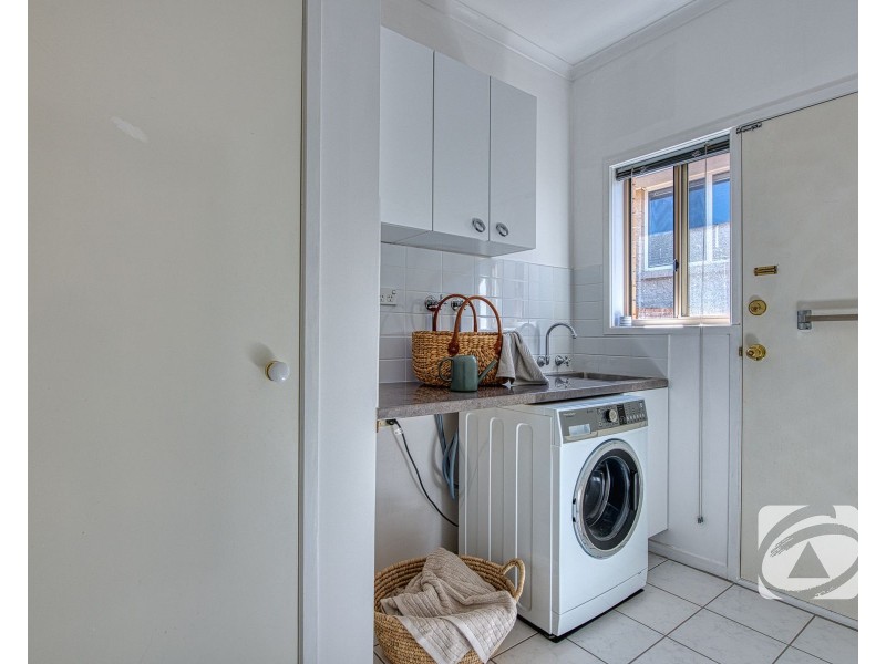 24 Earlsfield Drive, Berwick VIC 3806