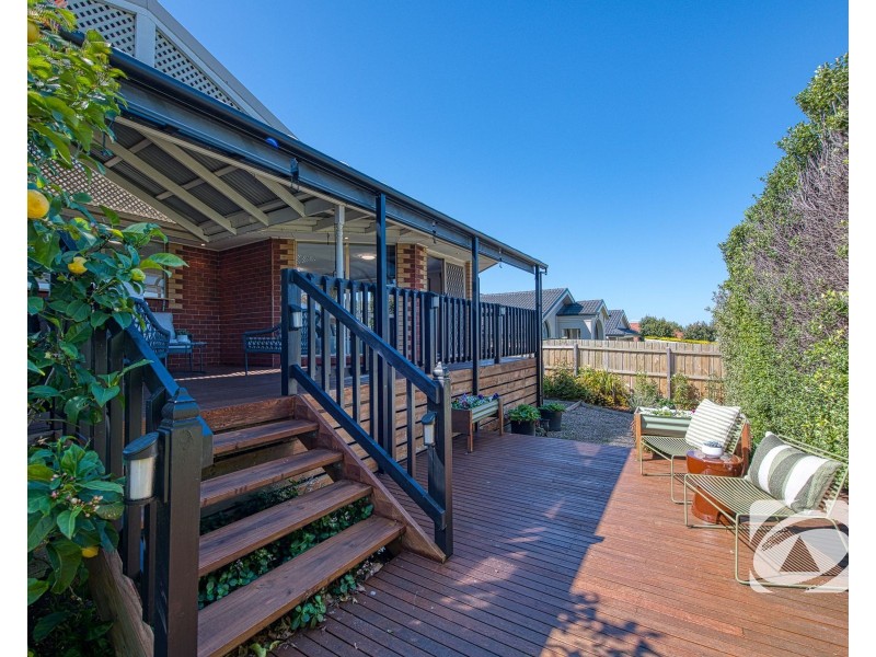 24 Earlsfield Drive, Berwick VIC 3806