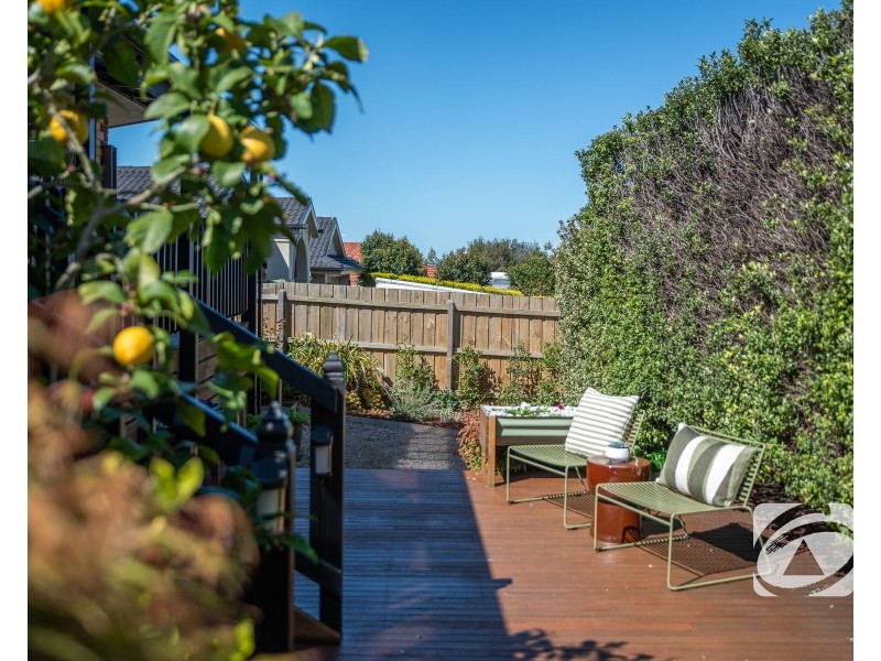 24 Earlsfield Drive, Berwick VIC 3806