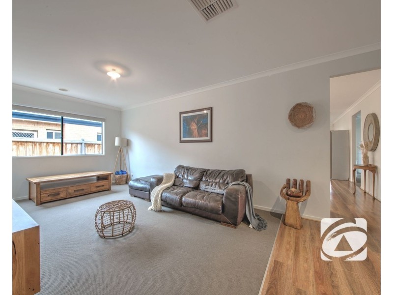 4 Garland Street, Pakenham VIC 3810