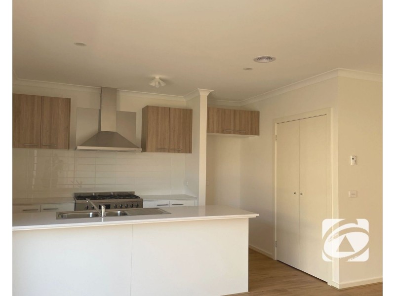 51 Tongs Boulevard, Clyde VIC 3978