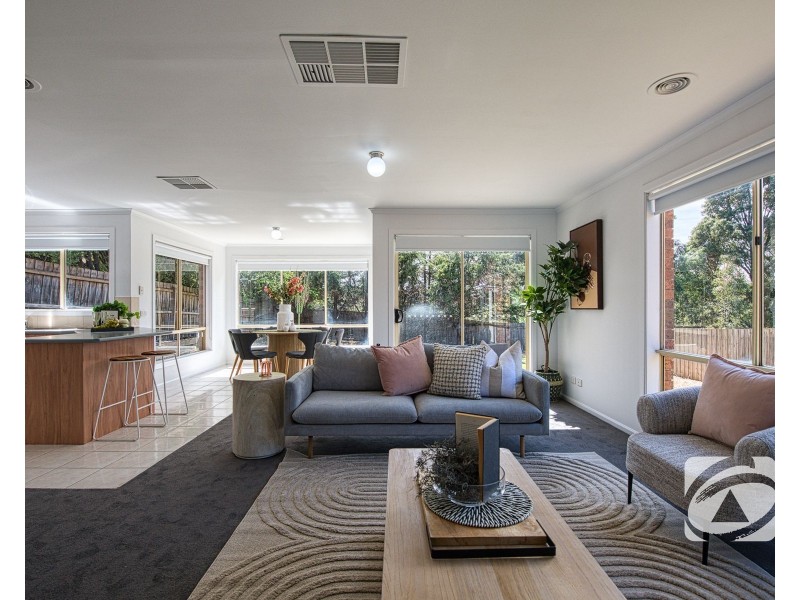 43 Tralee Circuit, Narre Warren VIC 3805