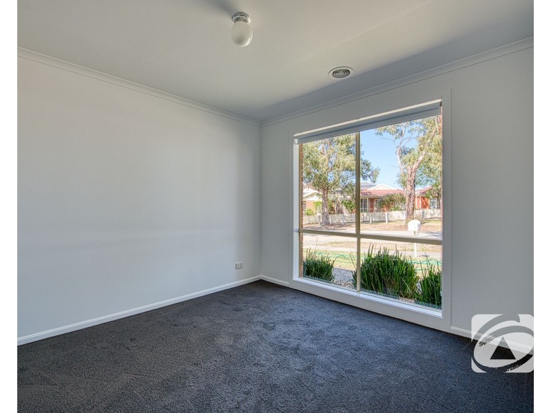 43 Tralee Circuit, Narre Warren VIC 3805