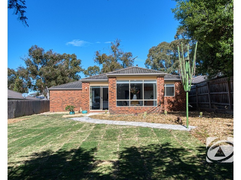 43 Tralee Circuit, Narre Warren VIC 3805