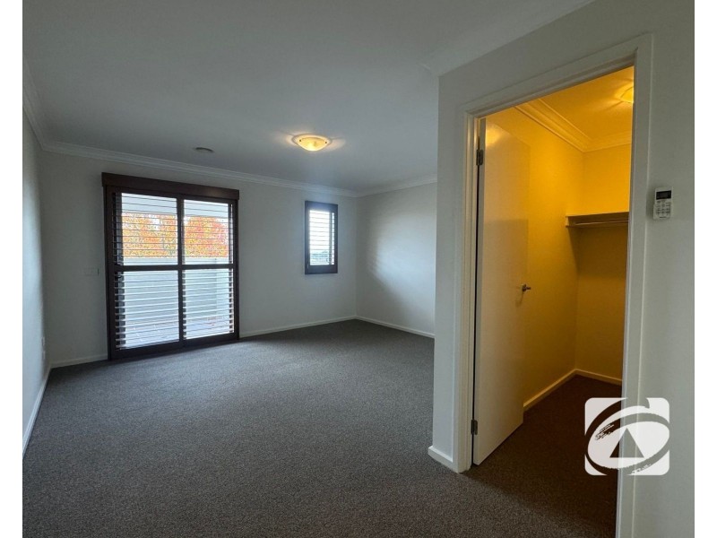 4 Whitehaven Street, Berwick VIC 3806