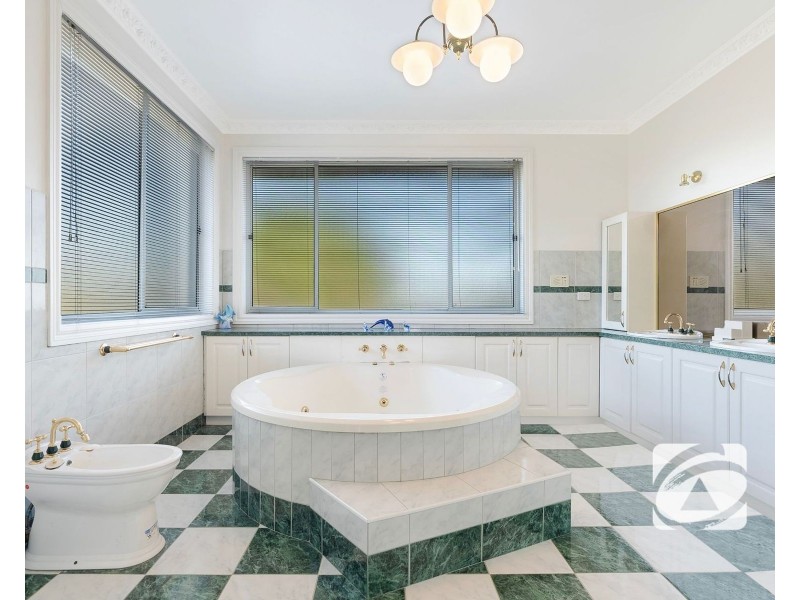 6-8 Fontaine Terrace, Narre Warren North VIC 3804