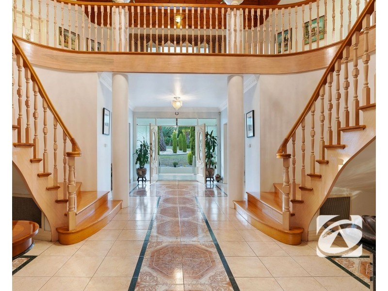 6-8 Fontaine Terrace, Narre Warren North VIC 3804