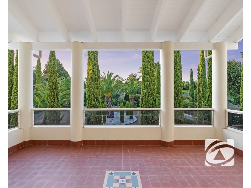 6-8 Fontaine Terrace, Narre Warren North VIC 3804