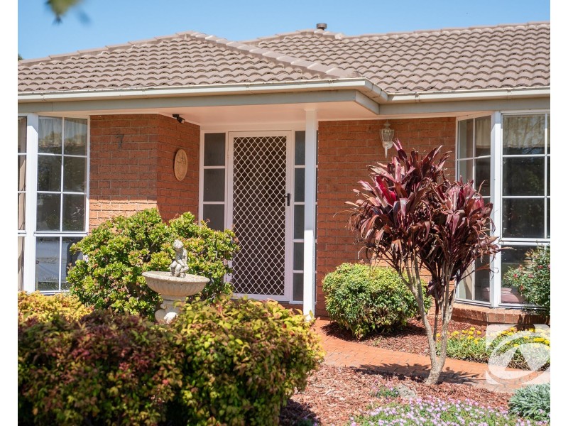 7 Coolong Avenue, Berwick VIC 3806