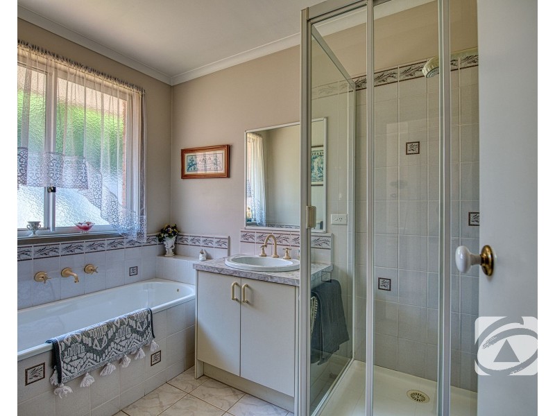 7 Coolong Avenue, Berwick VIC 3806