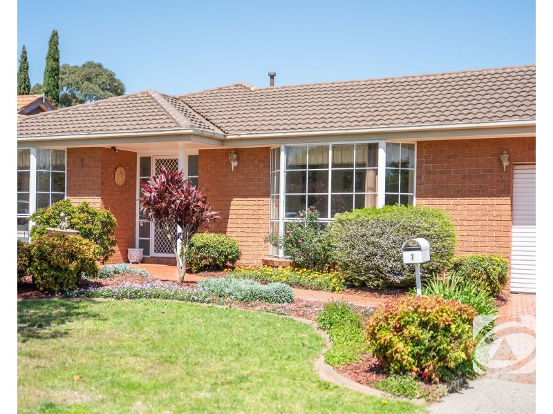 7 Coolong Avenue, Berwick VIC 3806
