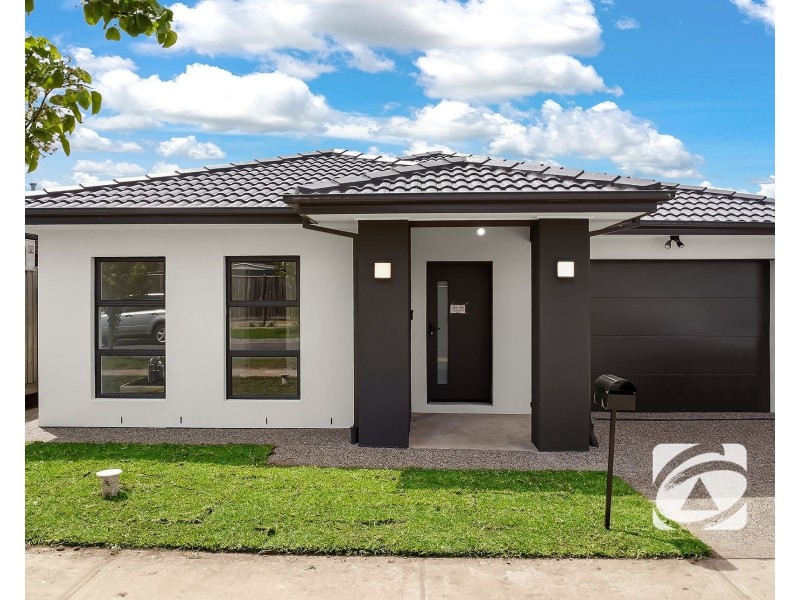 99 Athletic Circuit, Clyde VIC 3978