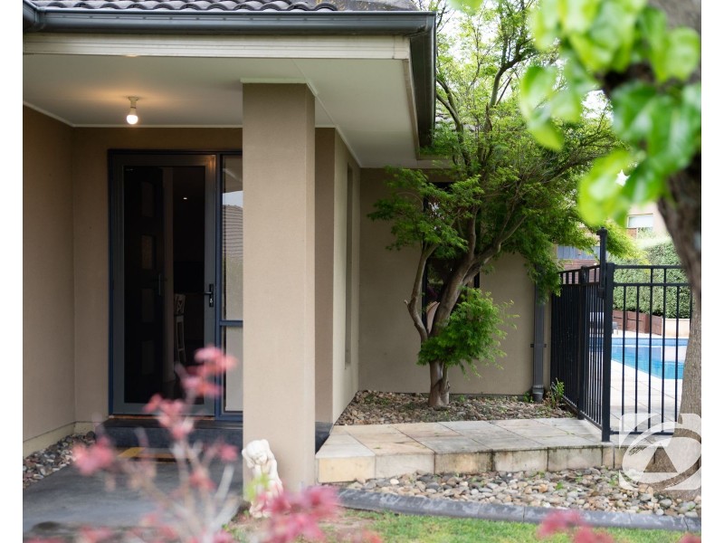 10 McNair Court, Berwick VIC 3806