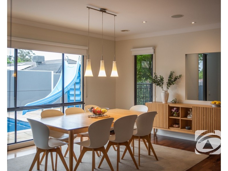 10 McNair Court, Berwick VIC 3806