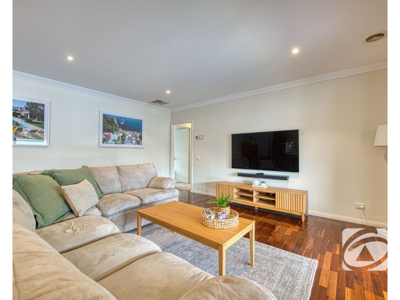 10 McNair Court, Berwick VIC 3806