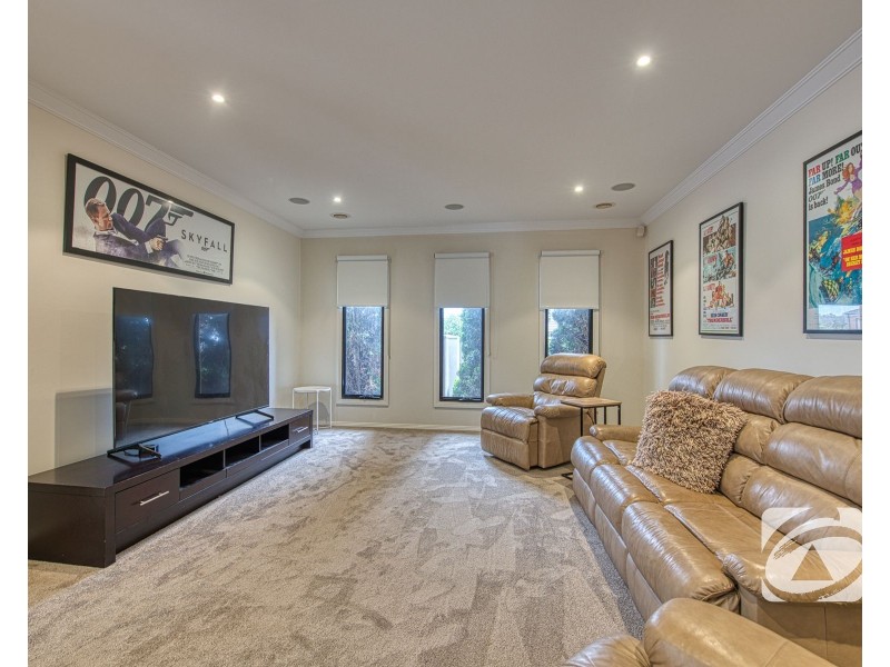 10 McNair Court, Berwick VIC 3806