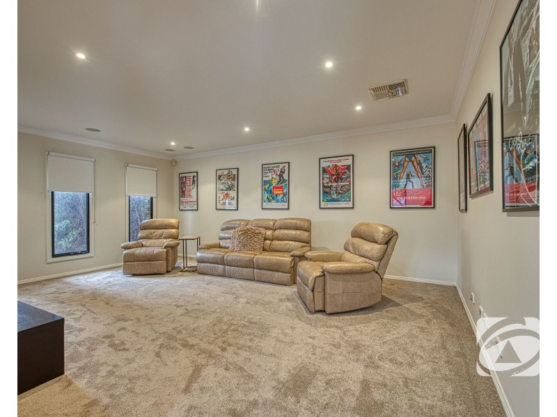 10 McNair Court, Berwick VIC 3806