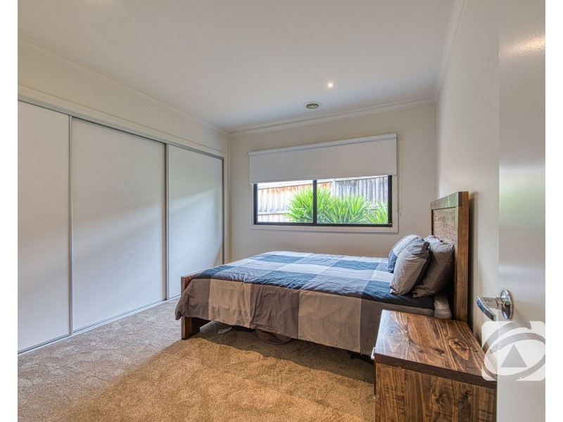 10 McNair Court, Berwick VIC 3806