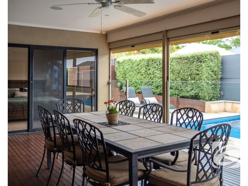 10 McNair Court, Berwick VIC 3806