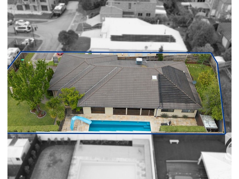 10 McNair Court, Berwick VIC 3806