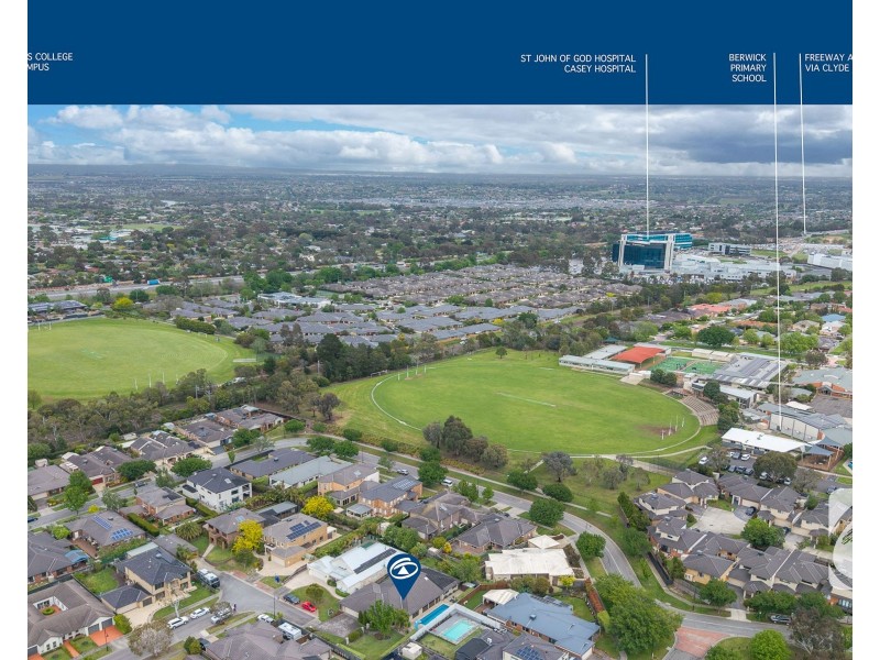 10 McNair Court, Berwick VIC 3806