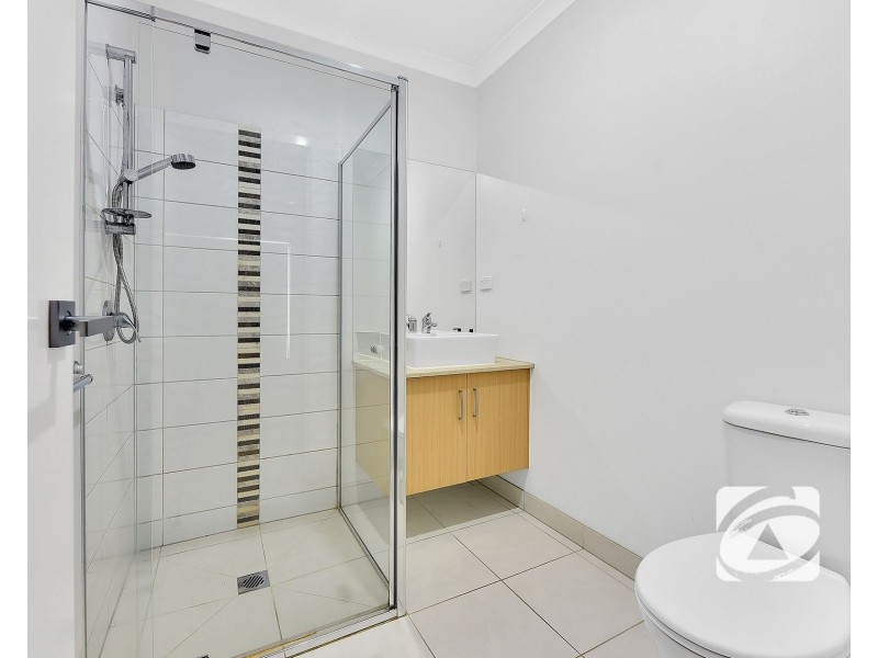 2 Dexter Crescent, Clyde North VIC 3978