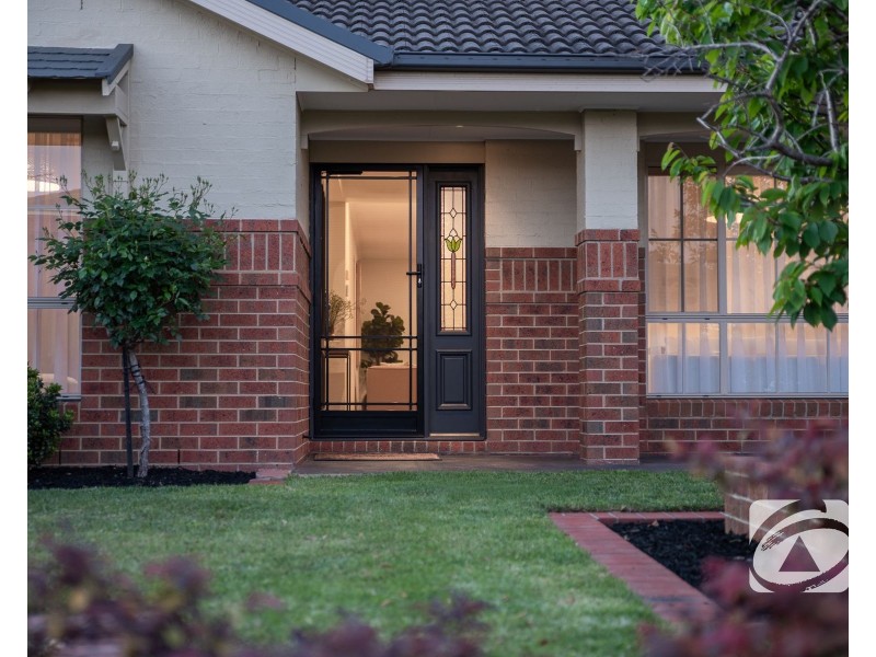5 Aitken Court, Berwick VIC 3806