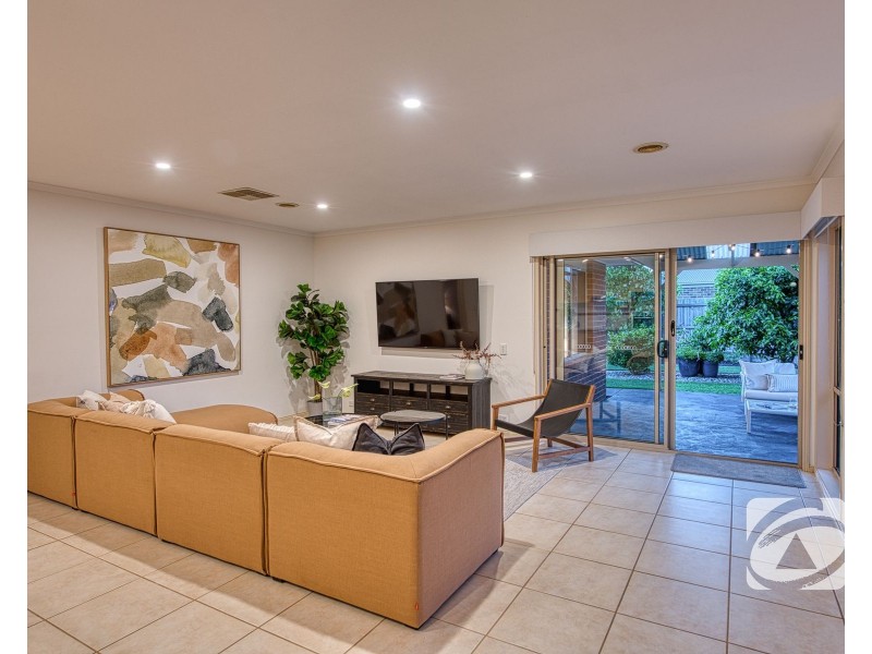 5 Aitken Court, Berwick VIC 3806