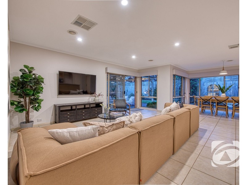5 Aitken Court, Berwick VIC 3806